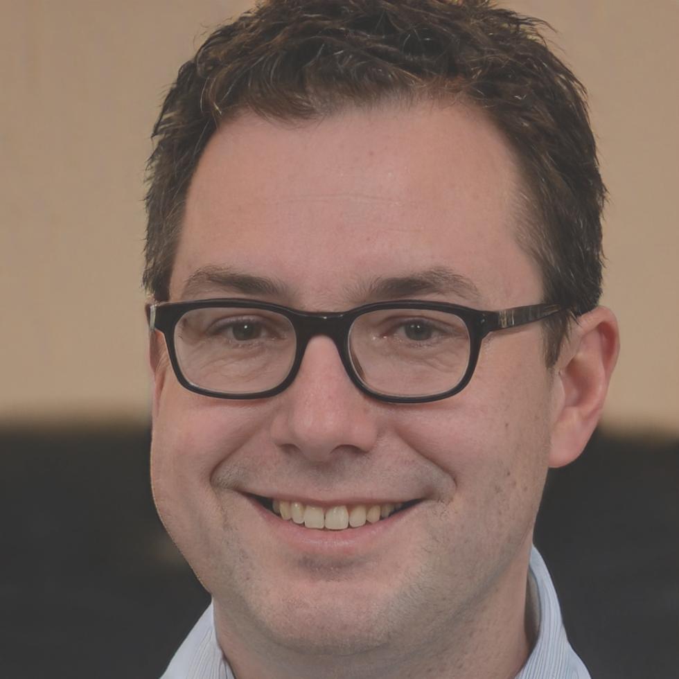 Porträt von Elias Bergmann, IT-Support